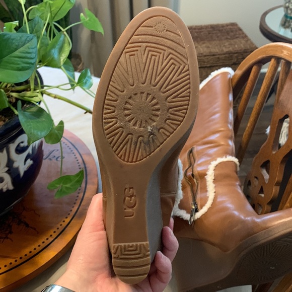 UGG leather fleece lined boots size 9 - Picture 5 of 9